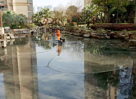 麒麟景观池淤泥清理